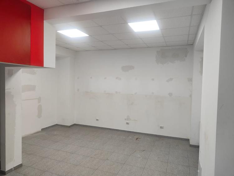 Spațiu comercial, de 54 mp, în Central
