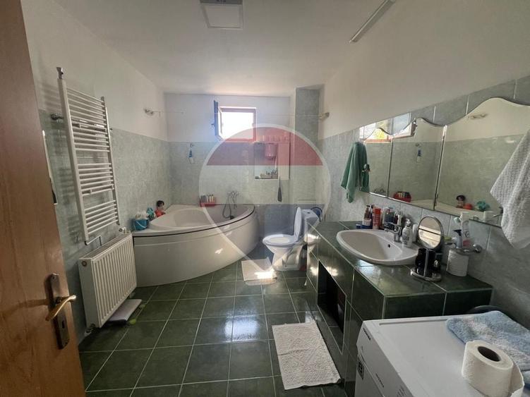 Casă cu 3 camere cu Teren 2244 Mp în Jorăști