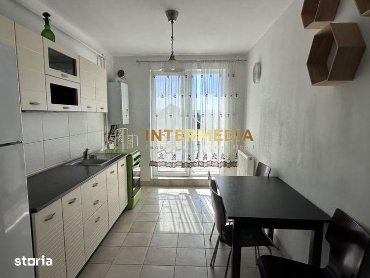 Apartament cu 3 camere decomandat, mobilat în Cetate