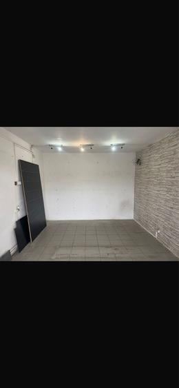 Spațiu comercial, de 35 mp, în Podu Roș