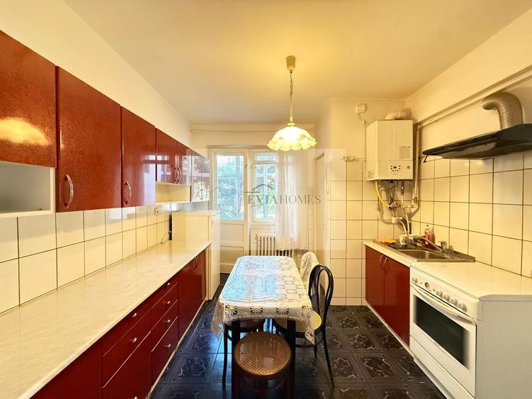 Apartament cu 3 camere decomandat, mobilat în Grigorescu