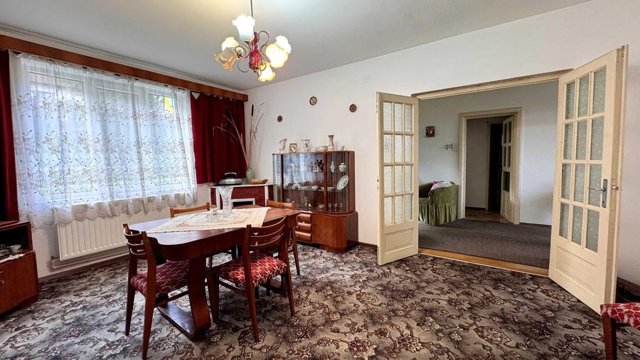 Casă cu 4 camere cu Teren 300 Mp în Central