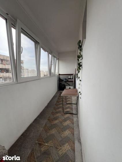 Apartament cu 2 camere semidecomandat, mobilat în Tei