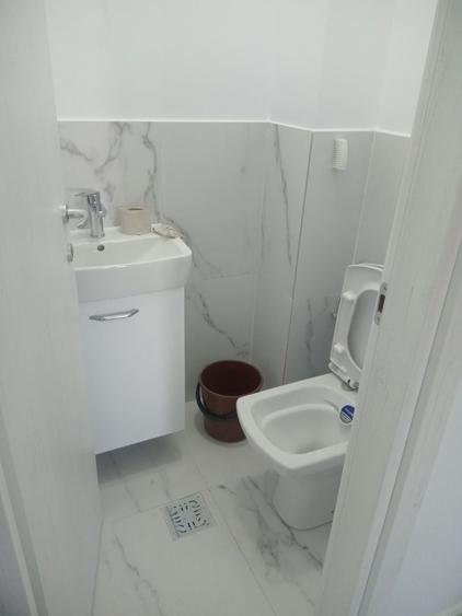 Apartament cu 3 camere decomandat în Exterior Vest