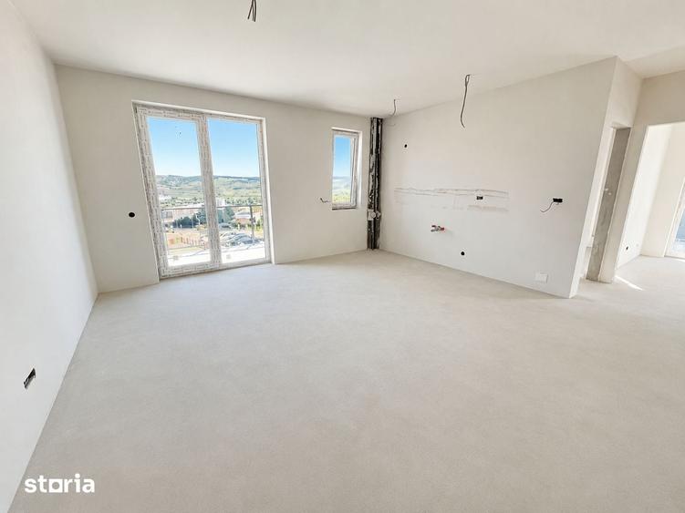 Apartament cu 3 camere semidecomandat în Florești