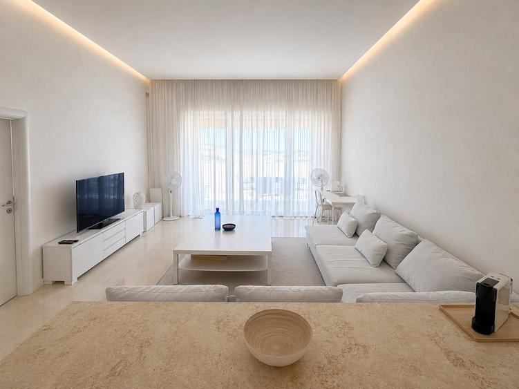 Apartament cu 2 camere decomandat, mobilat în Central