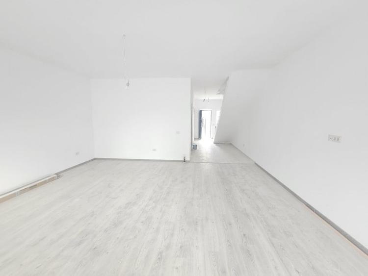 Duplex cu 5 camere cu Canalizare în Bragadiru