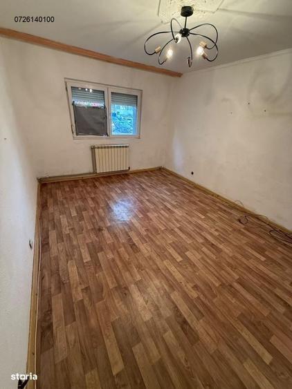 Spațiu comercial, de 53 mp, în CET