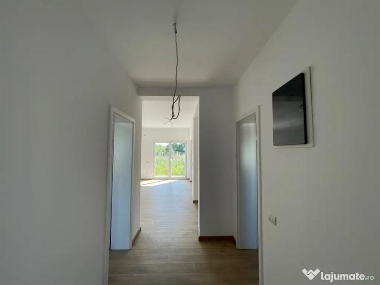 Casă cu 5 camere cu Teren 299 Mp în Ghiroda