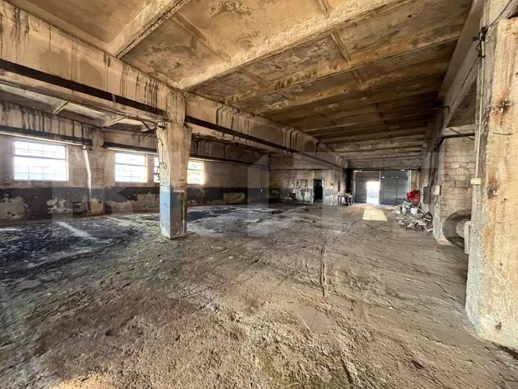 Spațiu industrial, de 800 mp, în Micro 6