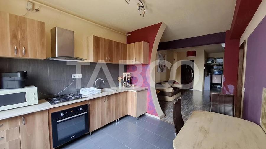 Apartament cu 3 camere decomandat în Turnișor