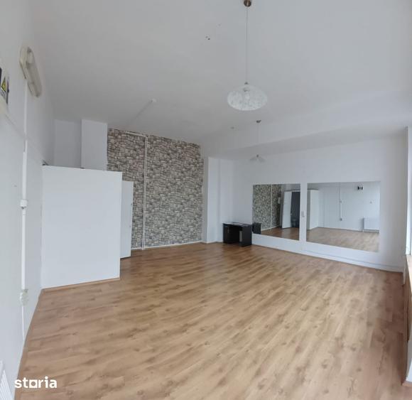 Spațiu comercial, de 35 mp, în Delfinariu
