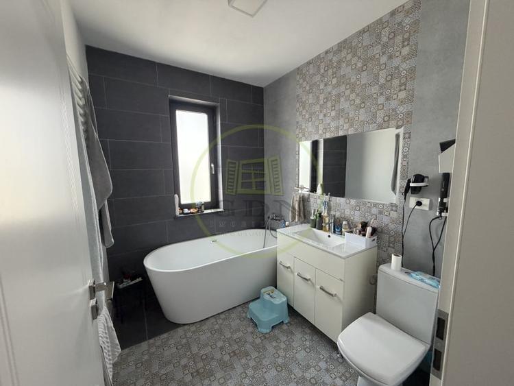 Casă individuală cu 4 camere cu Garaj în Plaiul Vulcanești