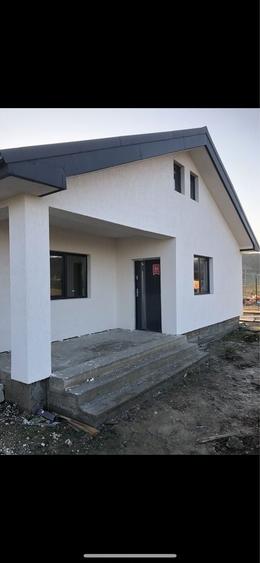 Casă cu 3 camere în Valu lui Traian