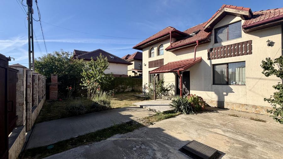 Casă individuală cu 6 camere cu Teren 535 Mp în Tunari