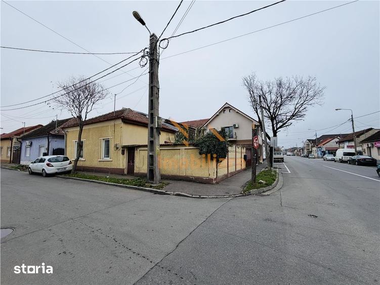 Casă cu 5 camere cu Teren 238 Mp în Central
