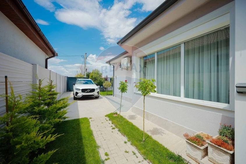 Casă individuală cu 4 camere cu Teren 551 Mp în Sântandrei