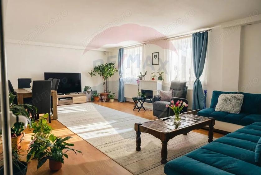 Casă cu Teren 946 Mp în Central