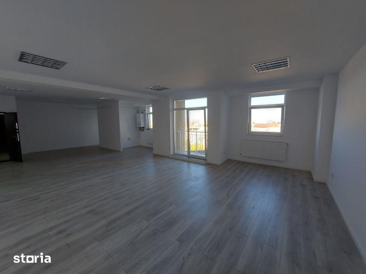Birou, de 90 mp, în Centrul Civic