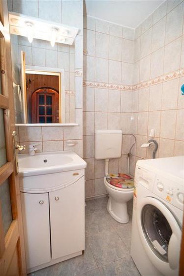 Apartament cu 3 camere decomandat în Nufărul
