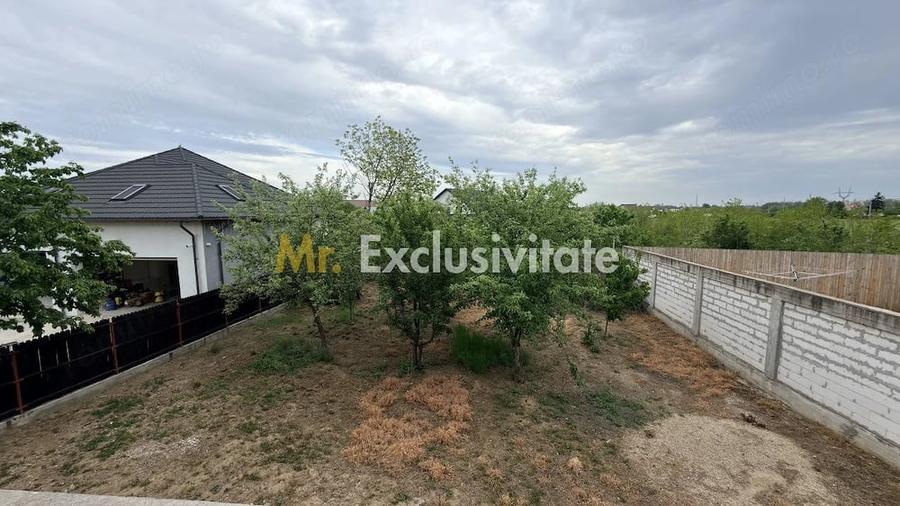 Casă cu Teren 800 Mp în Mărăcineni