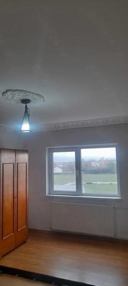 Apartament cu 3 camere decomandat în Ostroveni
