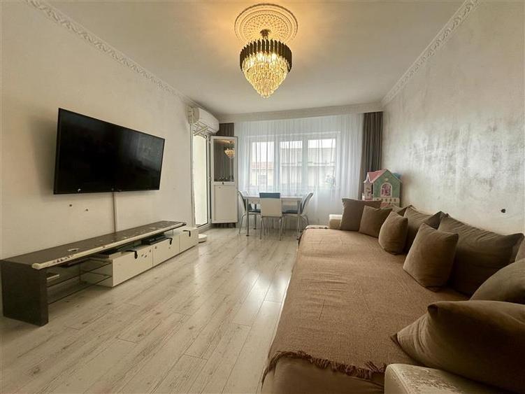Apartamente 3 Camere Decomandat, Etaj 2, Zona KM 5 - 2
