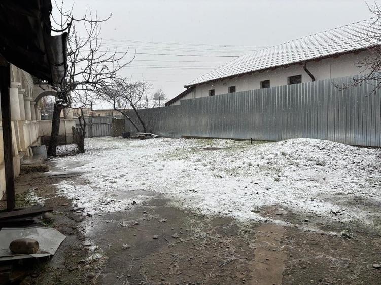 Casă individuală cu 4 camere cu Teren 2200 Mp în Central