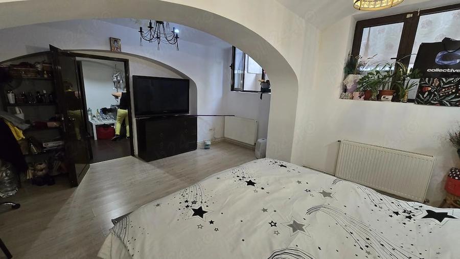 Garsonieră decomandată în Romană