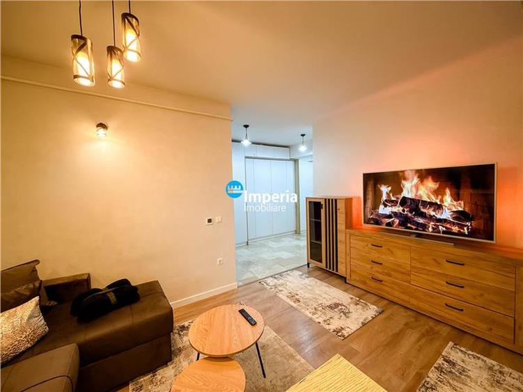 Apartament cu 2 camere decomandat în Podul de Fier