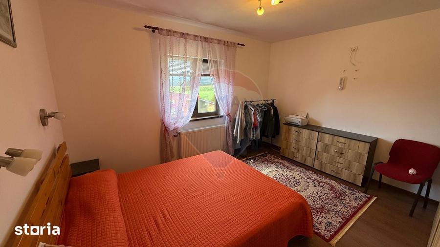 Casă cu 3 camere cu Teren 1667 Mp în Vrancea