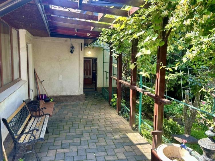 Casă individuală cu 4 camere cu Teren 264 Mp în Central