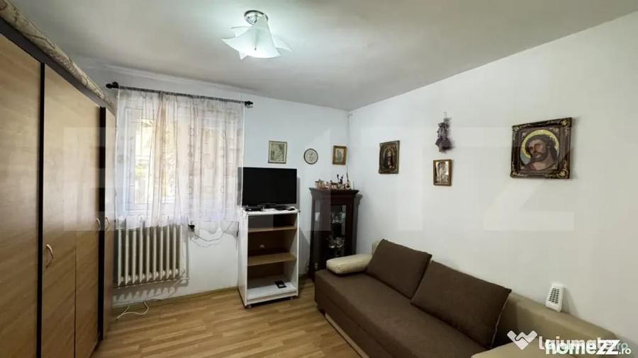 Apartament cu 2 camere semidecomandat în Cetate