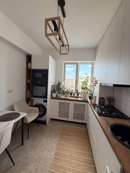 Apartament cu 3 camere decomandat în Central