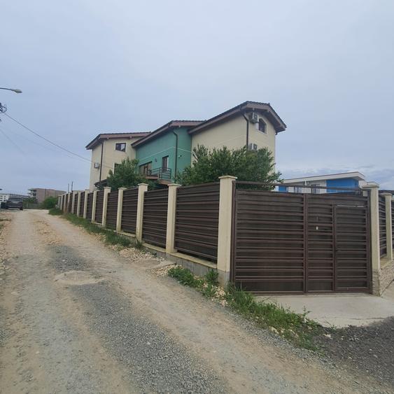 Casă individuală cu 10 camere cu Canalizare în Exterior Vest