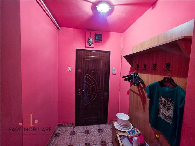 Apartament cu 3 camere decomandat în Tudor