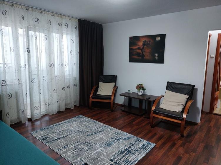 Apartament cu 2 camere semidecomandat în Rovine