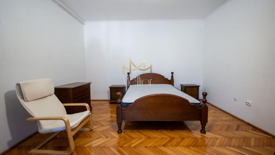 Apartament cu 4 camere decomandat în Andrei Mureșanu