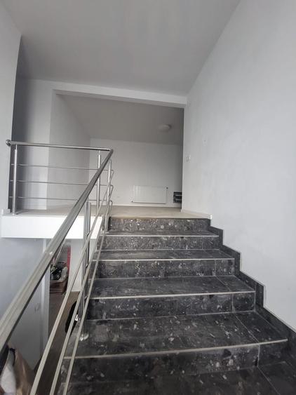 Casă individuală cu 5 camere cu Canalizare în Sântimbru
