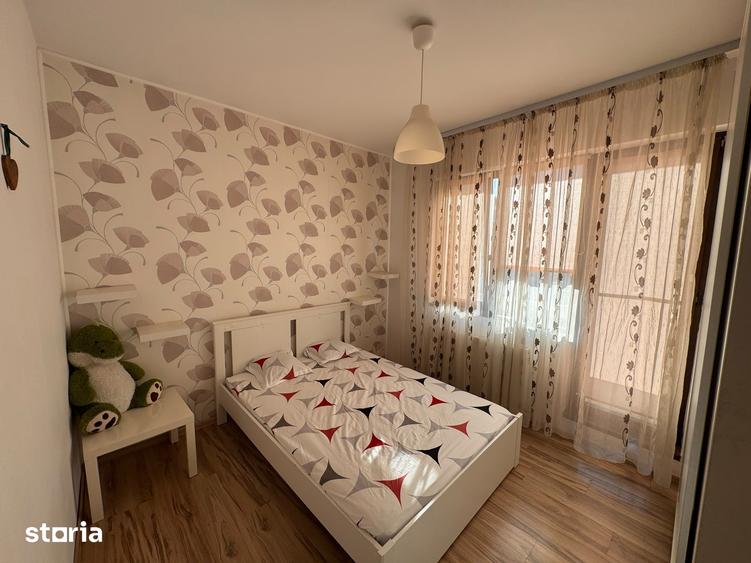 Apartament cu 3 camere semidecomandat în Rahova