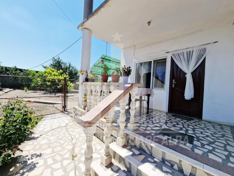 Casă individuală cu 6 camere cu Canalizare în Sânmiclăuș