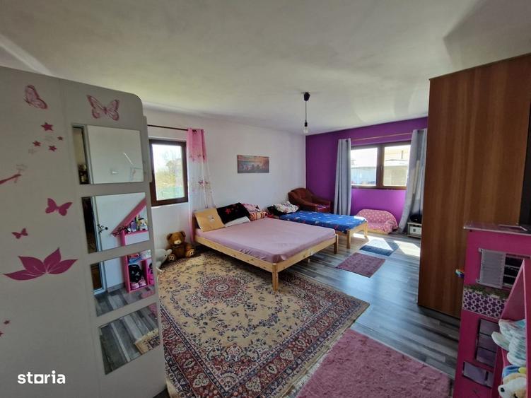Casă cu 4 camere în Central