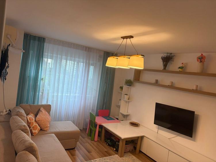 Apartament cu 3 camere, mobilat în 13 Septembrie
