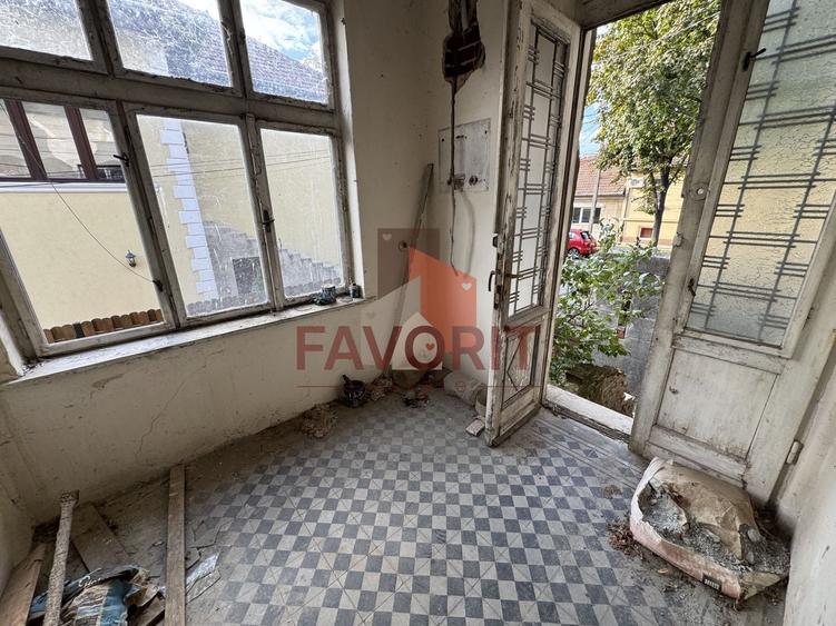 Casă individuală cu 4 camere cu Canalizare în Elisabetin