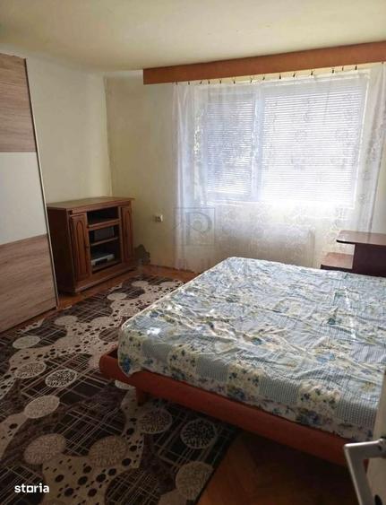 Casă cu 3 camere decomandat în Girocului