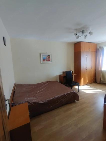 Garsonieră decomandată în Baza 3