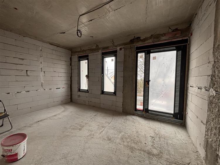Duplex cu 5 camere cu Canalizare în Cantemir