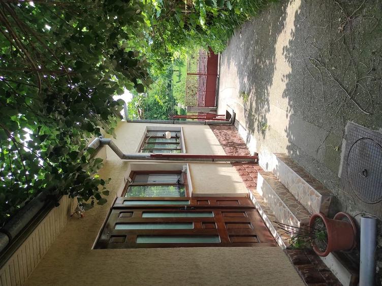 Casă cu Teren 2000 Mp în Central