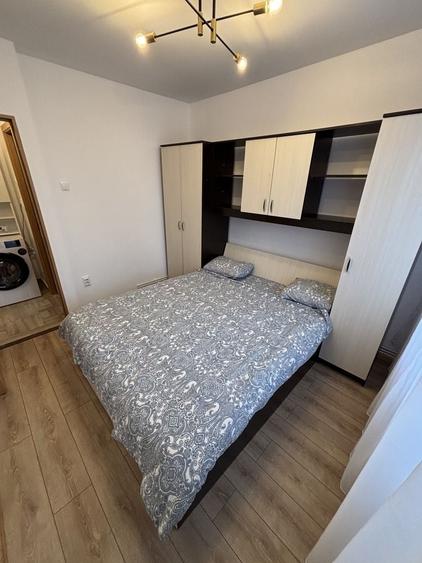 Apartament cu 2 camere semidecomandat în Tractorul