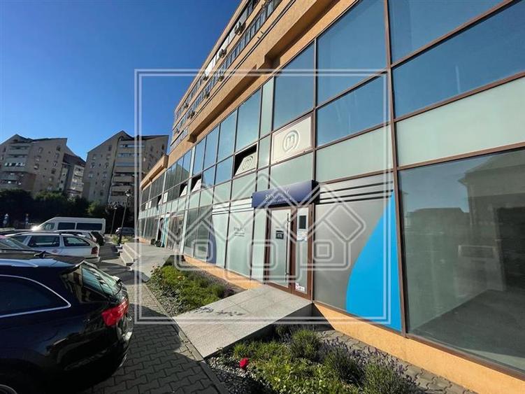 Spațiu comercial, de 614.25 mp, în Aeroport